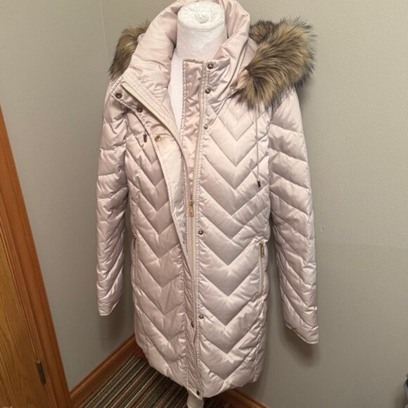 Women’s Kenneth Cole Cream Fur-Trimmed Hooded Parka - Large - Picture 6 of 9